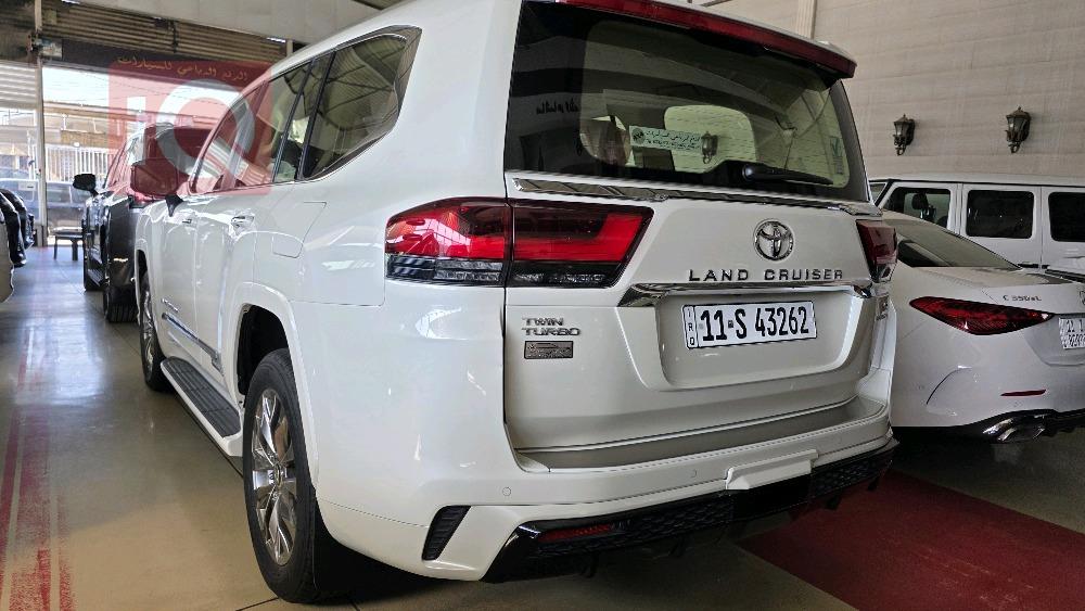 تويوتا لاندكروزر